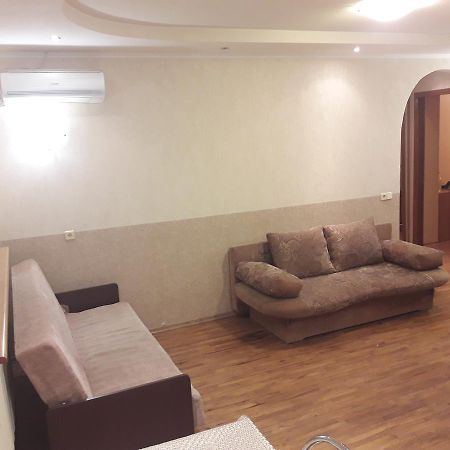 Appartment Near M. 23 Serpnya Harkiv Dış mekan fotoğraf