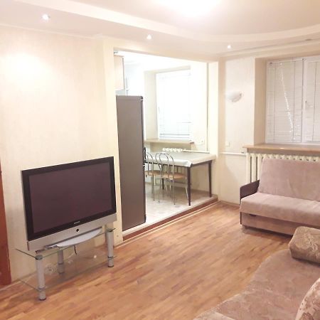 Appartment Near M. 23 Serpnya Harkiv Dış mekan fotoğraf